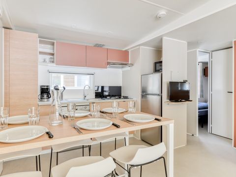MOBILHOME 6 personnes - Premium | 3 Ch. | 6 Pers. | Terrasse Lounge | Clim. | TV