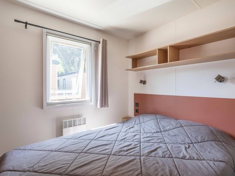 MOBILHOME 6 personnes - Mobil-home Homair Vacances au camping Domaine de Miremer | Comfort | 3 Ch. | 6 Pers. | Terrasse surélevée | Clim.