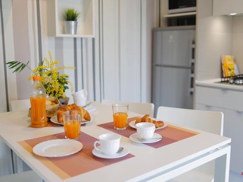 MOBILHOME 5 personnes - hu Stay Premium	Chalet Superior