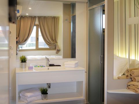 MOBILHOME 5 personnes - hu Stay Premium	Chalet Superior
