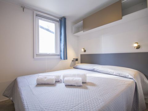 MOBILHOME 4 personnes - SUPÉRIEUR zone centrale