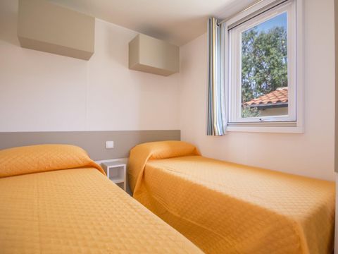 MOBILHOME 4 personnes - DELUXE deuxième rangée