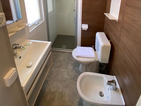MOBILHOME 4 personnes - Deluxe 1st Raw Single Bathroom