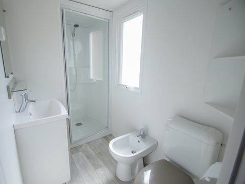 MOBILHOME 4 personnes - Deluxe 1st Raw Single Bathroom