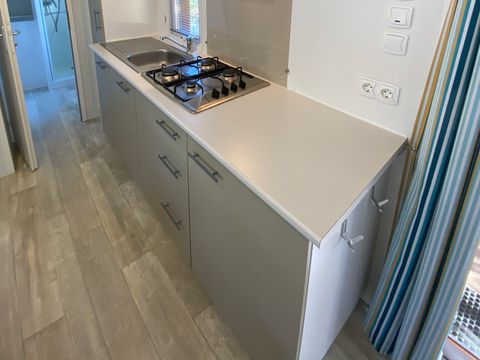 MOBILHOME 4 personnes - Superior (Seaside area - bathroom french style)