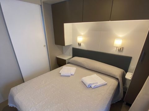 MOBILHOME 4 personnes - Deluxe First Raw Double Bathroom