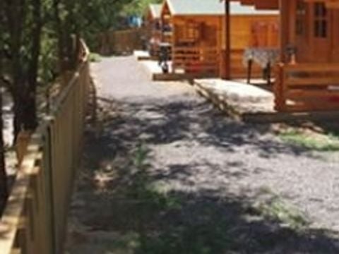 CHALET 4 personnes - Cabane en bois (sans cuisine, ou salle de bains) 4 pers