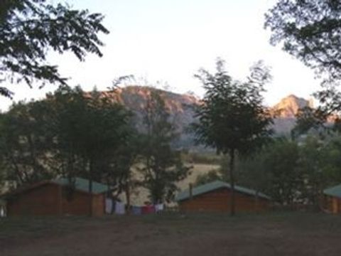 CHALET 4 personnes - sans cuisine - sans sanitaires