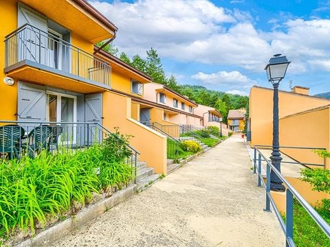 Résidence Les Gorges Rouges - Vacancéole - Camping Alpes-Maritimes - Image N°3