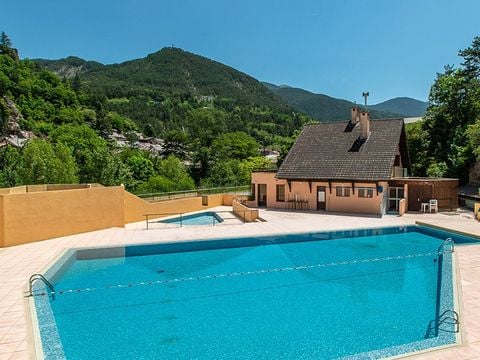 Résidence Les Gorges Rouges - Vacancéole - Camping Alpes-Maritimes