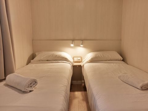 BUNGALOW 4 personnes - Confort Poniente