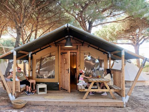 Tente en toile et en bois 4 personnes - Glamping Safari Mistral