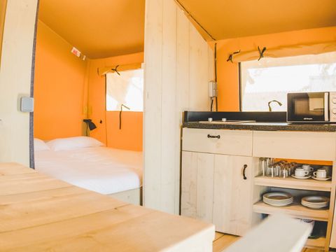 Tente en toile et en bois 4 personnes - Glamping Safari Mistral