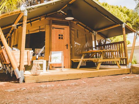 Tente en toile et en bois 4 personnes - Glamping Safari Mistral