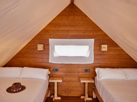 Tente en toile et en bois 4 personnes - Glamping Tipi Retama