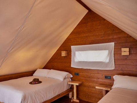 Tente en toile et en bois 4 personnes - Glamping Tipi Retama