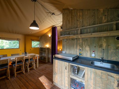 TENTE 6 personnes - Tente Lodge FONT DE GAUME 48 m² avec sanitaires 6 pers