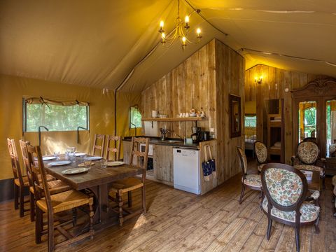 TENTE TOILE ET BOIS 6 personnes - Tente Lodge LASCAUX 55m² avec sanitaires 6 pers