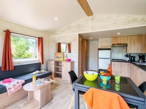 MOBILHOME 4 personnes - 3 Pièces 4 Personnes + TV - 4 soleils