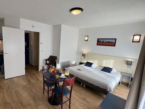 STUDIO 2 personnes - Studio 2 personnes STUDIO 2 personnes - Studio 2 personnes