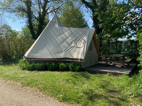 HÉBERGEMENT INSOLITE 4 personnes - Tipi (sans sanitaires)