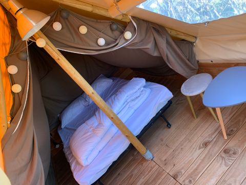 HÉBERGEMENT INSOLITE 2 personnes - La Canadienne sur pilotis (sans sanitaires)