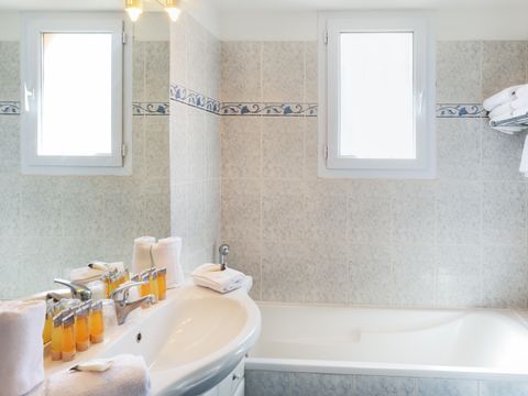 APPARTEMENT 6 personnes - 3 pièces 3P6 (Séjour + Petit-déjeuner)