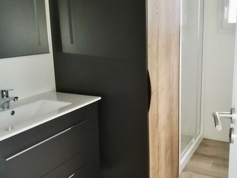 MOBILHOME 6 personnes - ECOLODGE AU CALME (DF20) 3 CH, 2 SDB, 2 TERRASSES, 2 CLIM, WIFI/PISCINE/JACUZZI