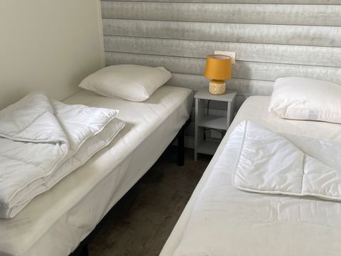 MOBILHOME 4 personnes - ECOLODGE AU CALME (DF19) - 2 CH - 2 SDB - WIFI - CLIM - PISCINE A L ANNEE 4 pers