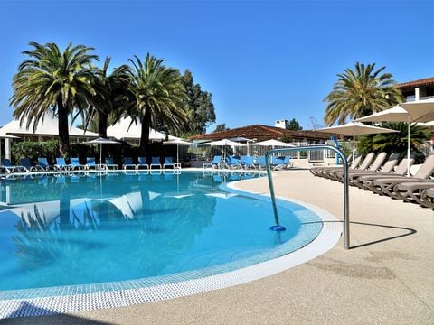 SOWELL - Résidence Les Perles de Saint Tropez - Camping Var - Image N°0