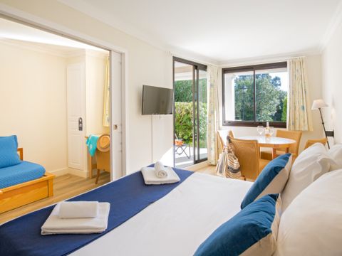 Chambre 2 personnes (Séjour + Petit-déjeuner)