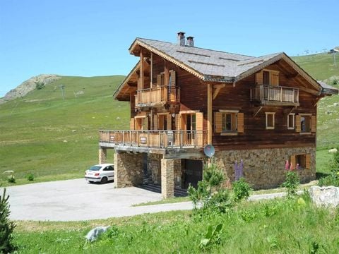 La Résidence Les Chalets de L'Altiport   - Camping Isère