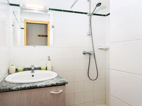 APPARTEMENT 8 personnes - PMR - Possibilité d'une salle de douche et WC en plus
