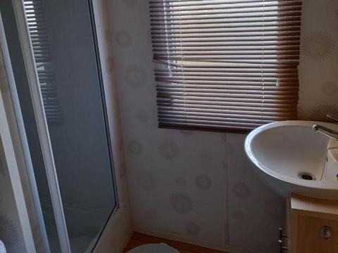 MOBILHOME 8 personnes - 001 (3 chambres, 2 salle d'eau) - Clim, TV, Lave-linge - Terrasse couverte