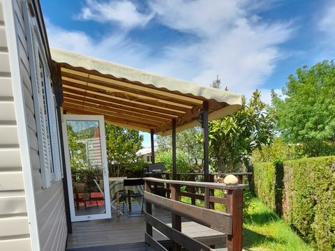 MOBILHOME 8 personnes - 001 (3 chambres, 2 salle d'eau) - Clim, TV, Lave-linge - Terrasse couverte