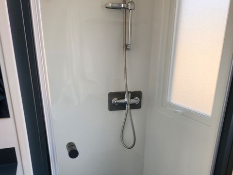 MOBILHOME 8 personnes - 002 (3 chambres, 2 salle d'eau) - Clim, TV, Lave-vaisselle, Lave-linge - Terrasse