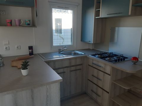 MOBILHOME 6 personnes - 005 (3 chambres, 2 salle d'eau) - Clim, TV, Lave-vaisselle, Lave-linge - Terrasse