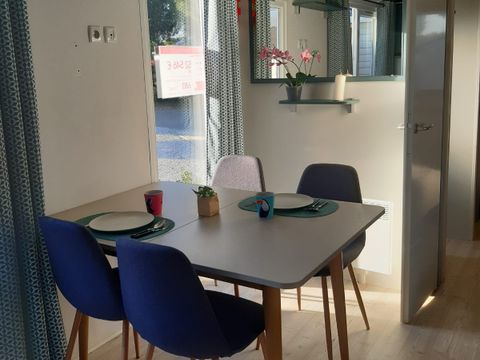 MOBILHOME 6 personnes - 005 (3 chambres, 2 salle d'eau) - Clim, TV, Lave-vaisselle, Lave-linge - Terrasse