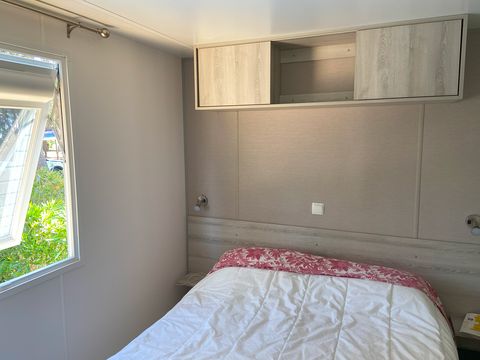 MOBILHOME 6 personnes - 005 (3 chambres, 2 salle d'eau) - Clim, TV, Lave-vaisselle, Lave-linge - Terrasse