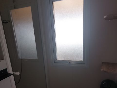 MOBILHOME 8 personnes - 008 (3 chambres, 2 salle d'eau) - Clim, TV, Lave-vaisselle - Terrasse couverte