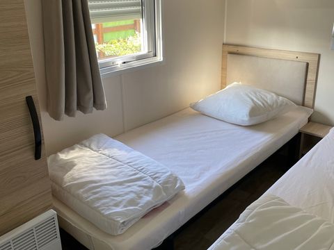 MOBILHOME 8 personnes - 008 (3 chambres, 2 salle d'eau) - Clim, TV, Lave-vaisselle - Terrasse couverte