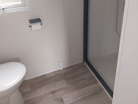 MOBILHOME 8 personnes - 008 (3 chambres, 2 salle d'eau) - Clim, TV, Lave-vaisselle - Terrasse couverte