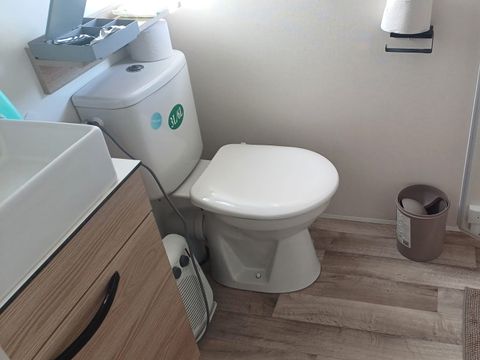 MOBILHOME 6 personnes - 009 (3 chambres, 2 salle d'eau) - Clim, TV, Lave-vaisselle - Terrasse couverte