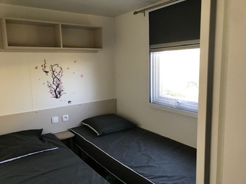 MOBILHOME 6 personnes - 3 chambres - 2 salle d'eau - (Clim, TV, Lave-linge) - Terrasse couverte
