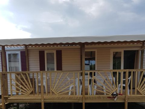MOBILHOME 6 personnes - 3 chambres - 2 salle d'eau - (Clim, TV, Lave-linge) - Terrasse couverte