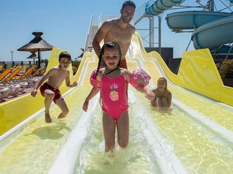 Tour Opérateur et particuliers sur camping Le Lac des Rêves - Fun Pass non inclus - Camping Herault - Image N°2