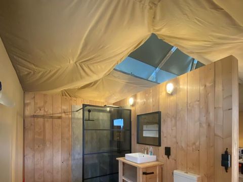 TENTE TOILE ET BOIS 2 personnes - Tente Safari Luxe avec sanitaires