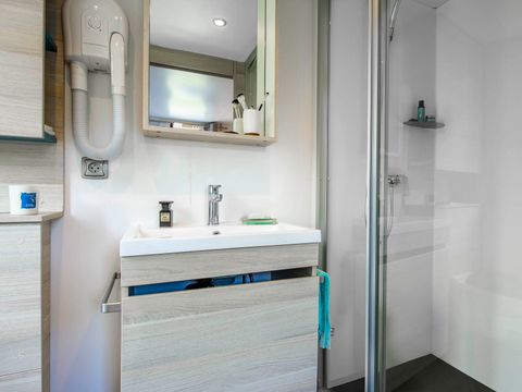 Mobilhome 4 personnes - Mobil-home EXCLUSIF - 2 chambres - 2 salles d'eau - SPA