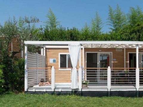 MOBILHOME 5 personnes - SUPERIOR JACUZZI