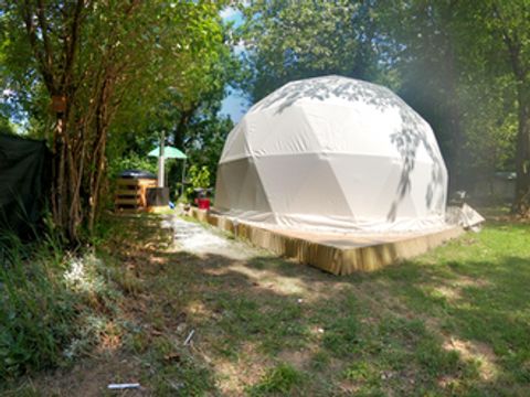 HÉBERGEMENT INSOLITE 4 personnes - Dôme et bain finlandais  4 personnes - BuccoliK